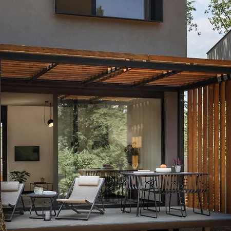 Cozy In With House A Panoramic View *